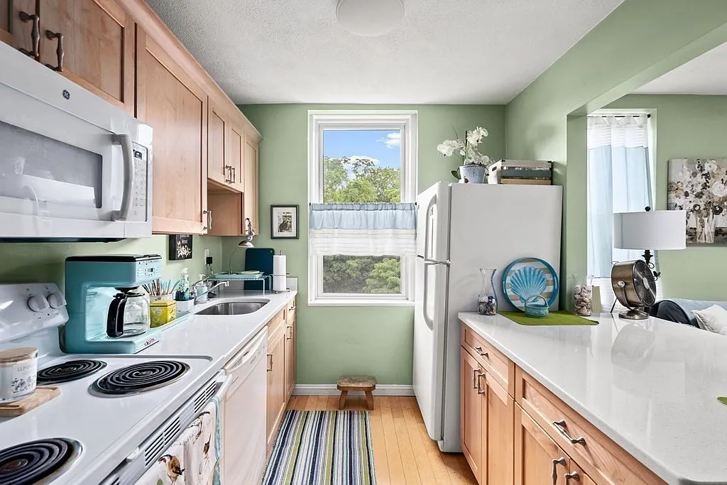 Building Photo - 1409 Commonwealth Ave #503