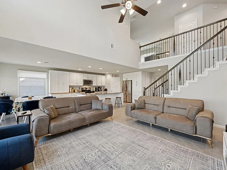 21030 Albany Landing Ln — Photo 11