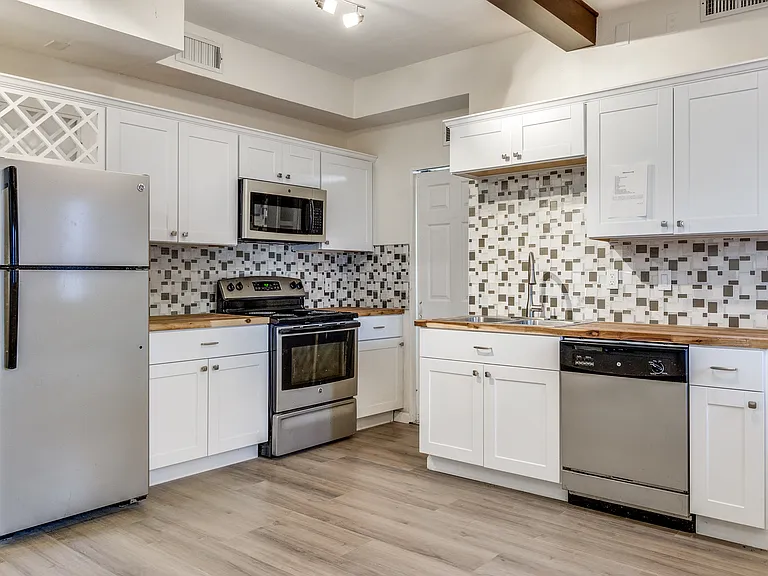8404 Forest Ln #702 — Photo 3