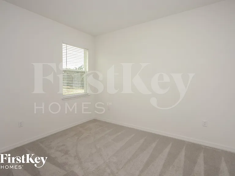344 Corbel Ln — Photo 11