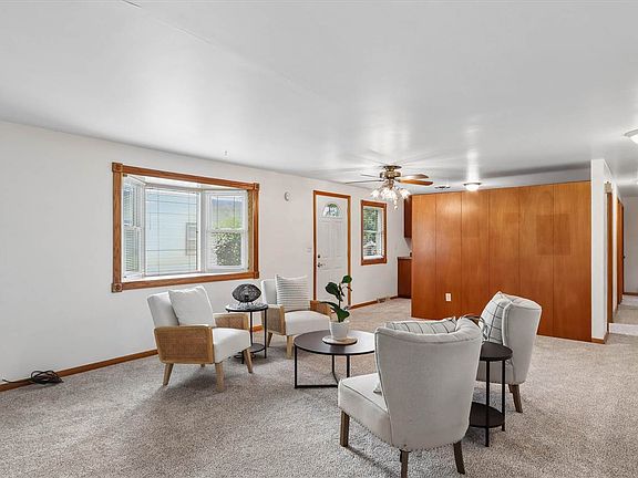 2nd image of 1125 Franklyn Ave