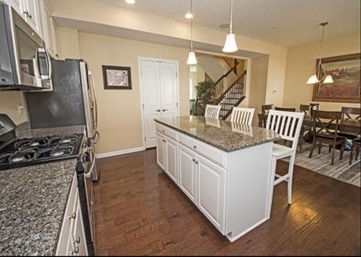 5th image of 1505 Pointe View Dr