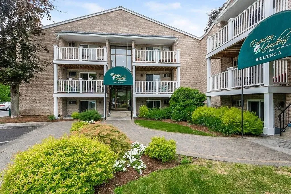 2 bed, 957 sqft, $2,100 — Photo 3