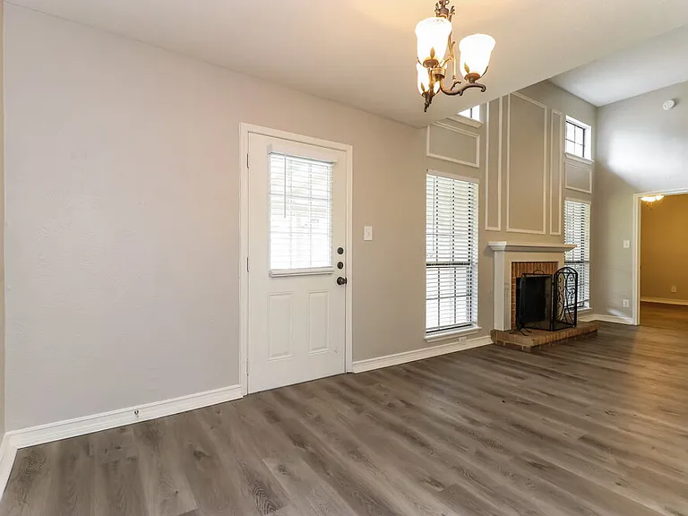 2321 Clareton Dr — Photo 2