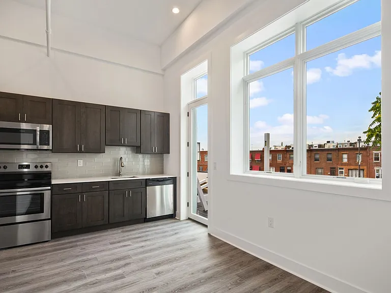 1705 Jackson St — Photo 2