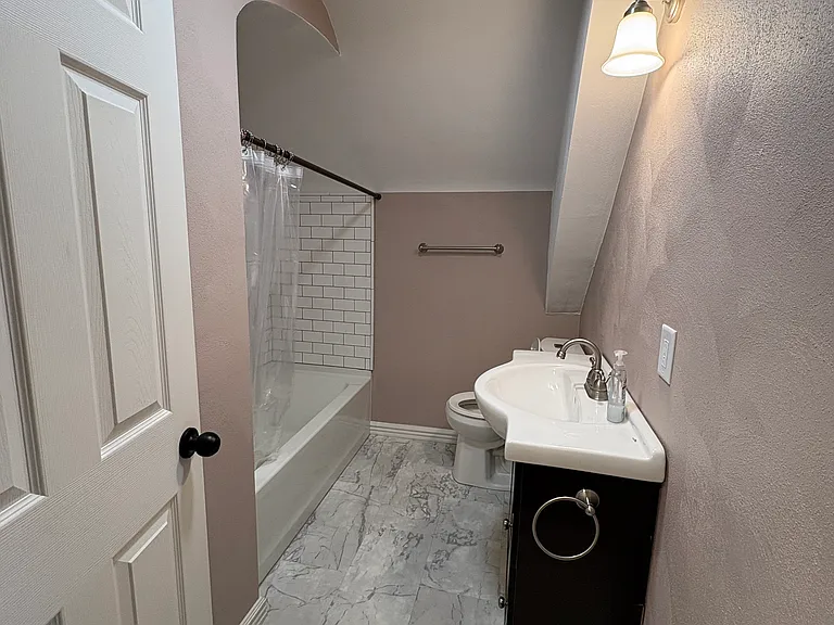 308 Vandervort Ave — Photo 10