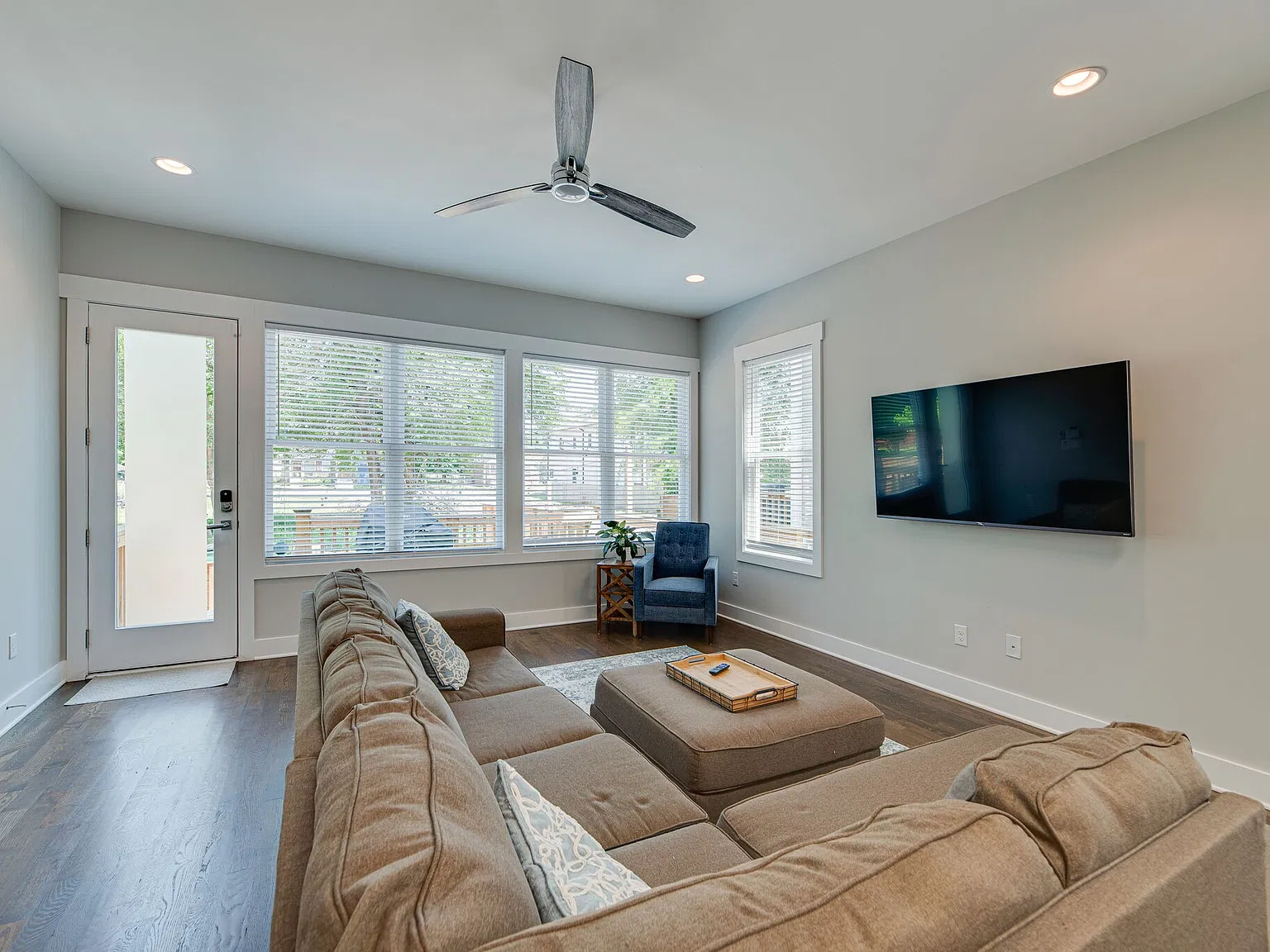3 bed, 1718 sqft, $3,000 — Photo 3
