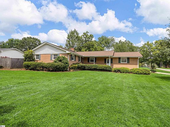 2nd image of 601 Wood Dr