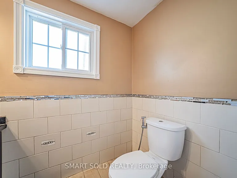 5 Horseley Hill Dr E — Photo 29