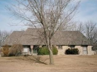 26000 W 207th St, Spring Hill, KS 66083
