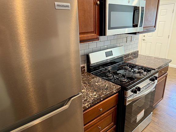 3rd image of 13435 Burbank Blvd #4