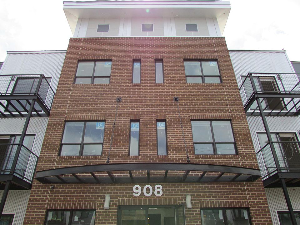 1st image of 908 Perry St APT 104