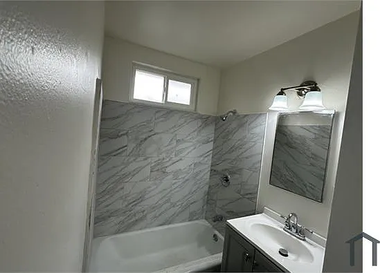 2 bed, 980 sqft, $2,450 — Photo 2