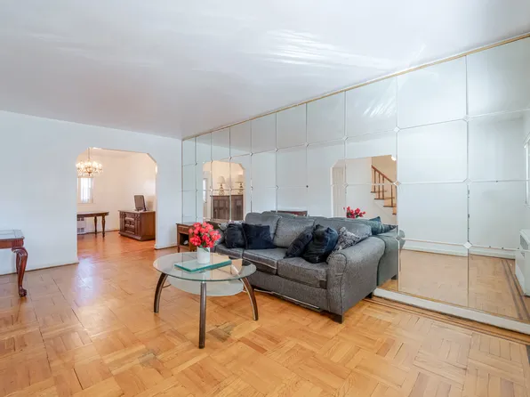 3617 Laconia Avenue image 7 of 46