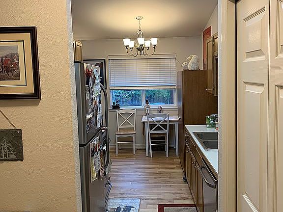 2nd image of 2027 Terry St APT 3