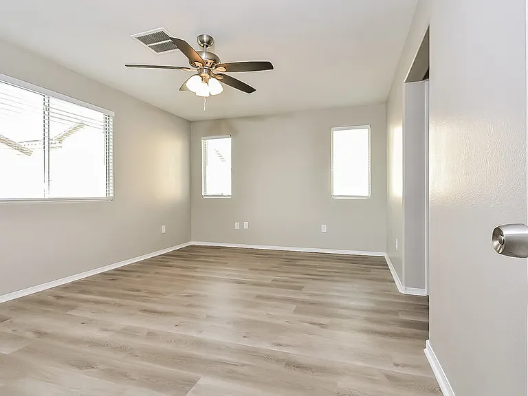 10348 Faustine Ave — Photo 9