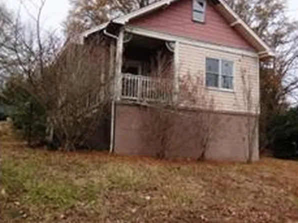 6 Pearl St, Granite Falls, NC 28630