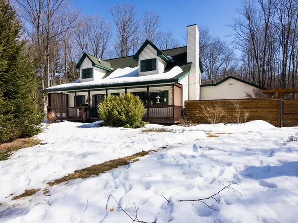 2593 Lake St, Central Lake, MI 49622