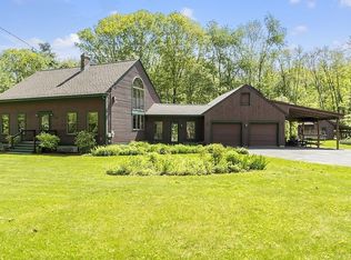 1045 Willis Rd, Phillipston, MA 01331