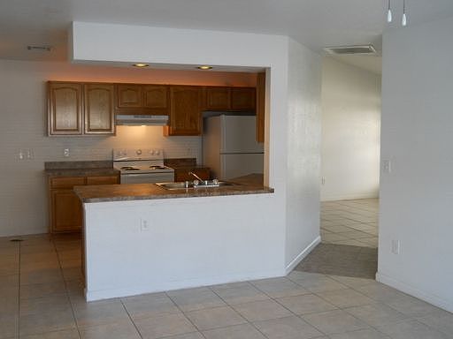 5th image of 2382 SE Fruit Ave