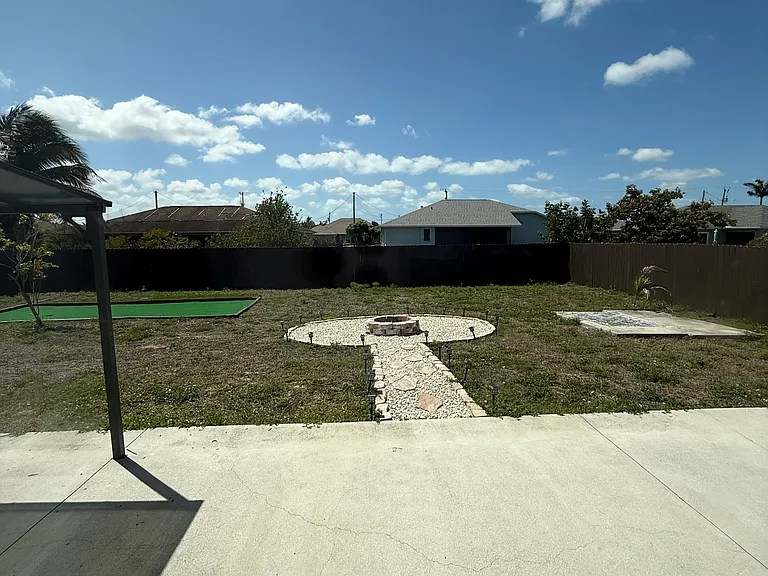 320 SE 26th Ter — Photo 12