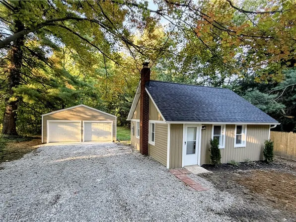 1751 Turkeyfoot Lake Rd, Barberton, OH 44203