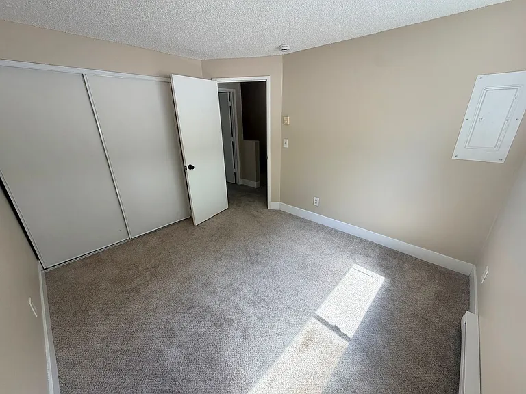 MAYC03 — Photo 12