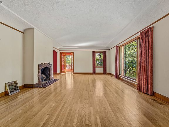 4th image of 7538 SE 28th Ave
