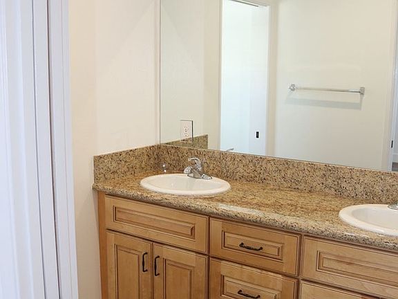5th image of 630 W Olive Ave #C