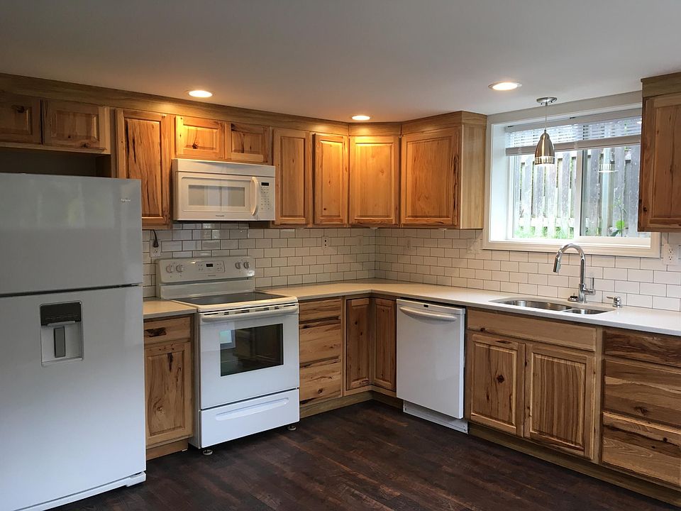1st image of 2330 E Grand Ave #B