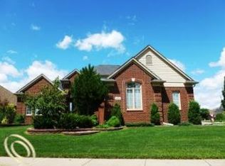 4151 W Point Ct, Shelby Township, MI 48316