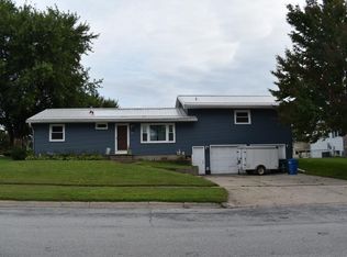 221 Prestien Dr, Denver, IA