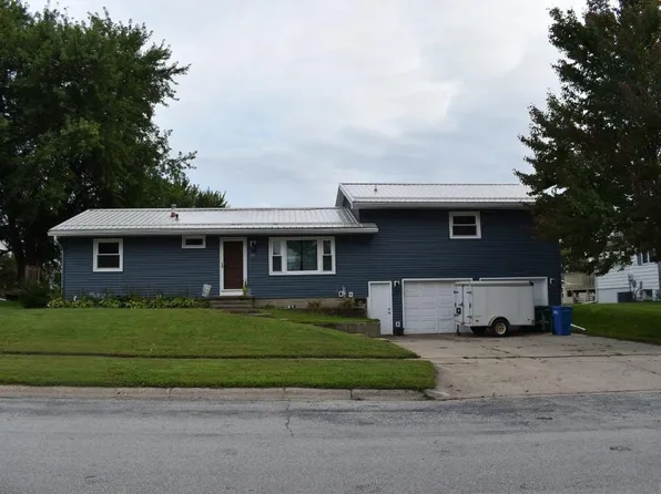 221 Prestien Dr, Denver, IA 50622