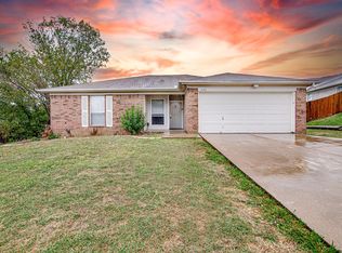 636 Green Mountain Rd, Burleson, TX 76028