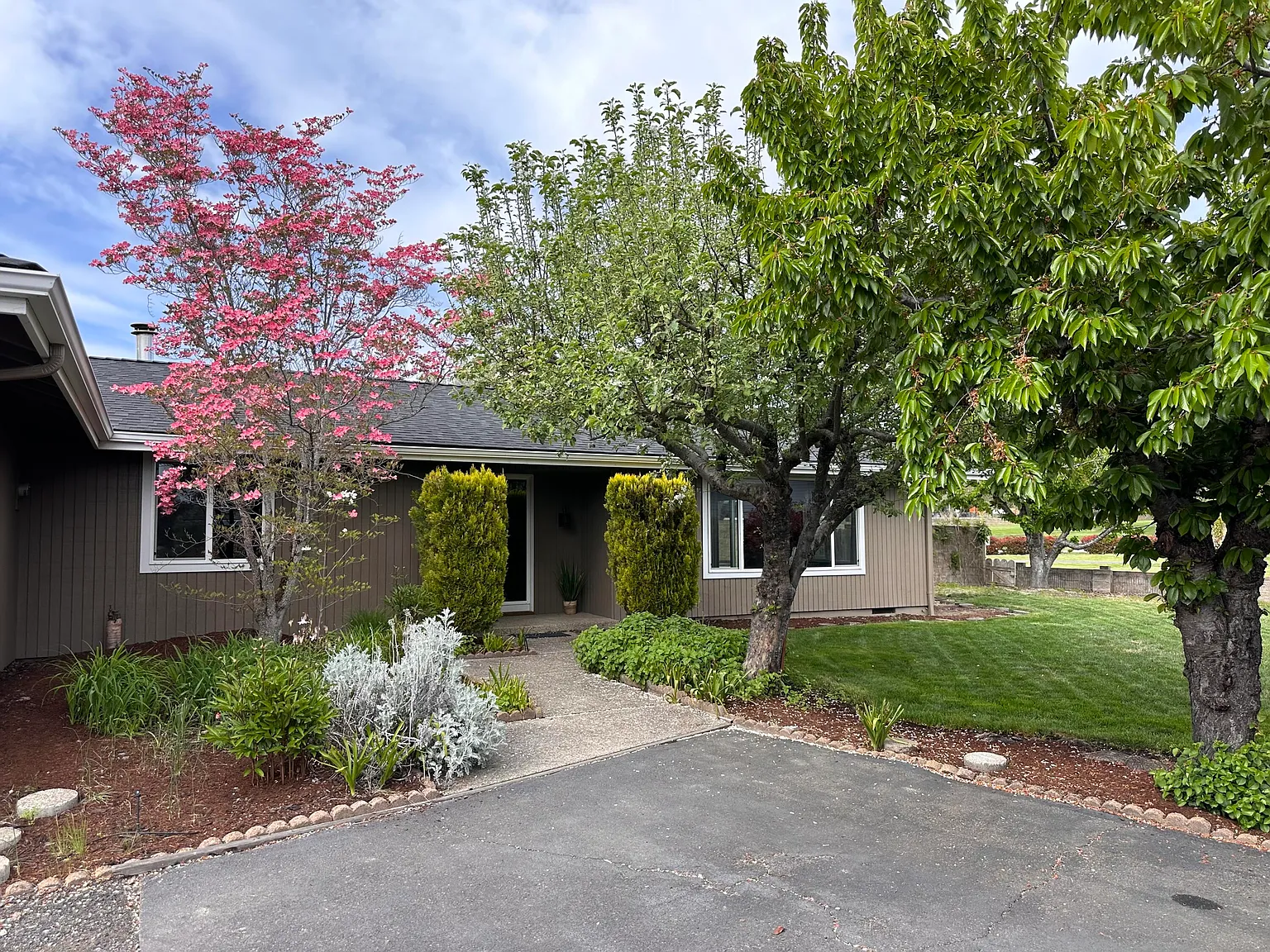 45 Fairway Cir photo 1