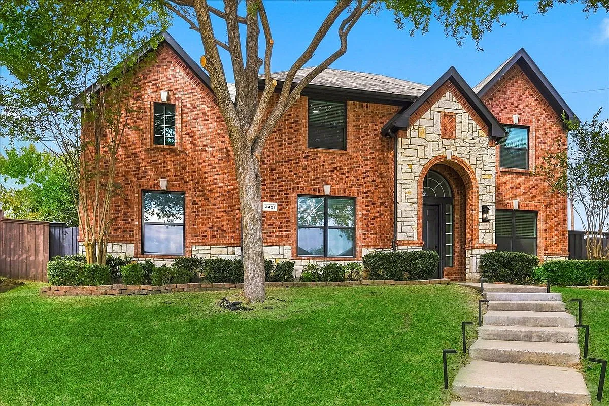 4 bed, 3.0 bath, 3158 sqft, $5,000 — Photo 1