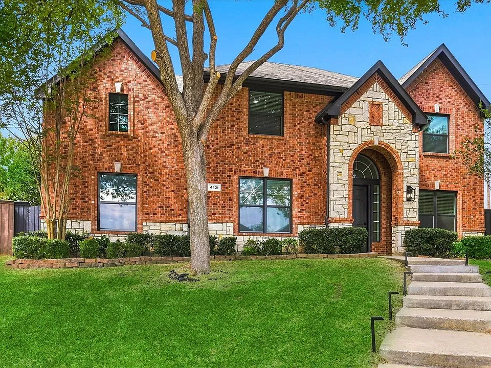 4421 Red Barn Dr