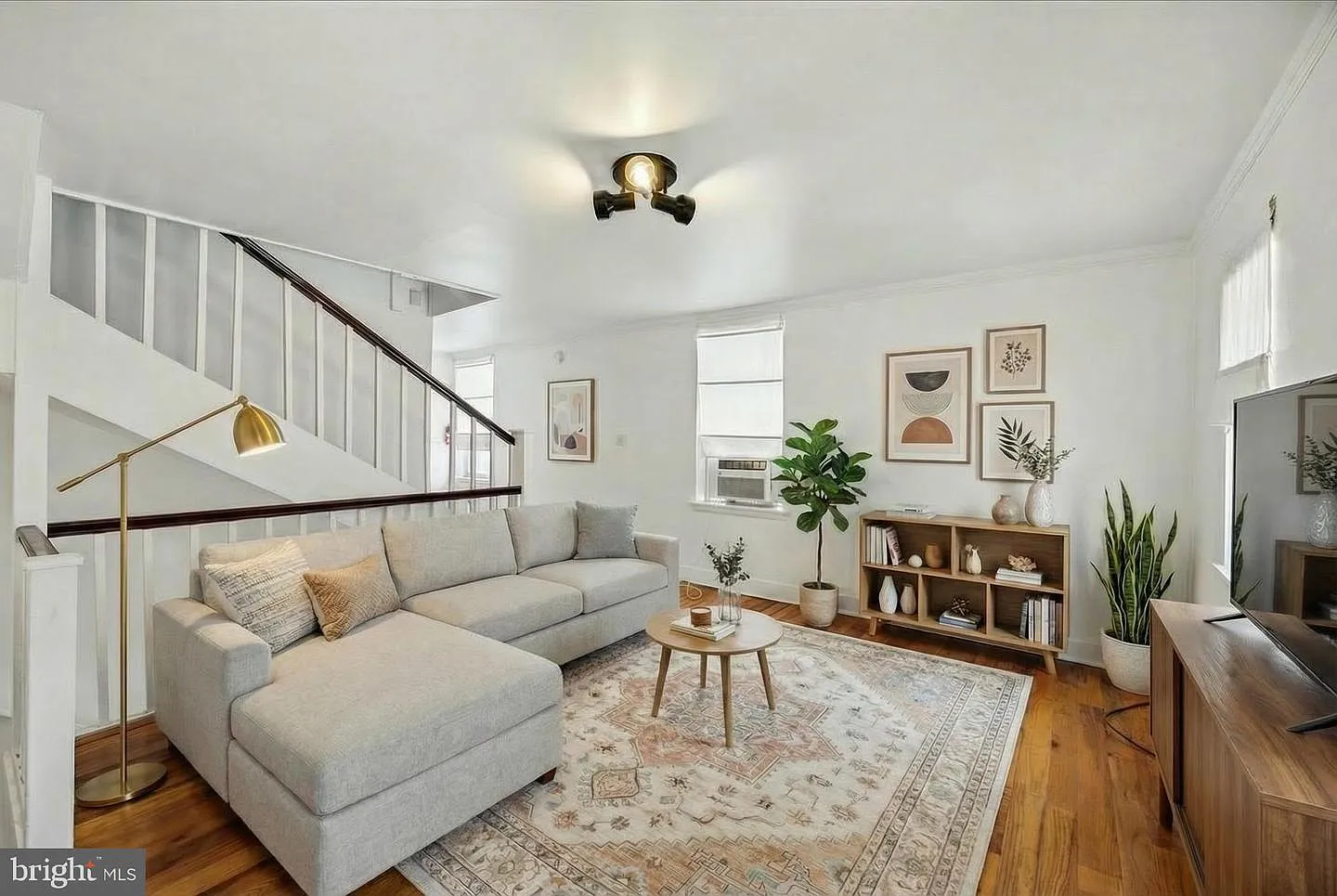 1235 E Berks St photo 1