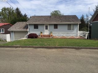 1740 S 19th St, Coos Bay, OR 97420