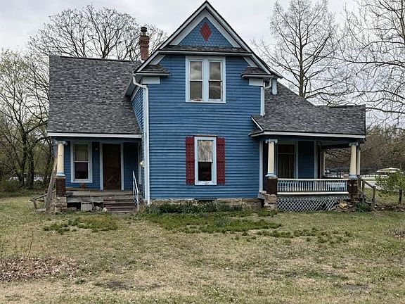 2nd image of 300 W Magnolia St