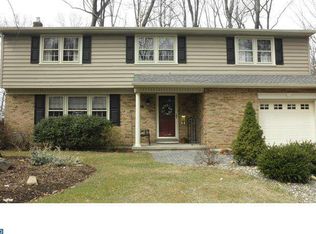 122 Beech Tree Dr, Cinnaminson, NJ 08077