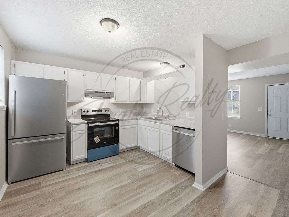 1st image of 2431 Woodale Ln