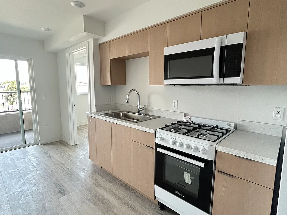 7411 Avalon Blvd #211