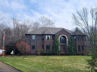 1882 Meadow Dr, Hinckley, OH 44233