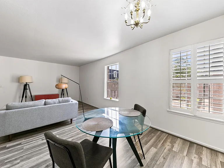361 N Post Oak Ln #231 — Photo 10