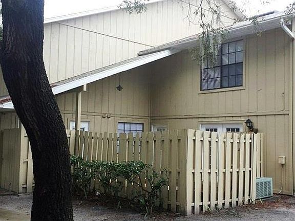 2nd image of 4626 Lighthouse Cir #106