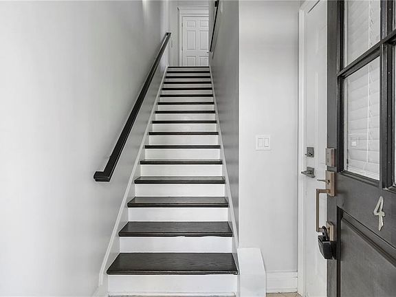 5th image of 3541 Roswell Rd NE Unit 4