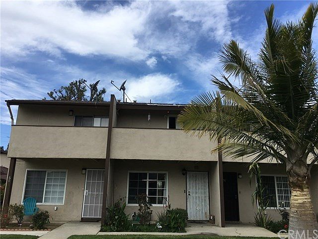 Front view of condo.