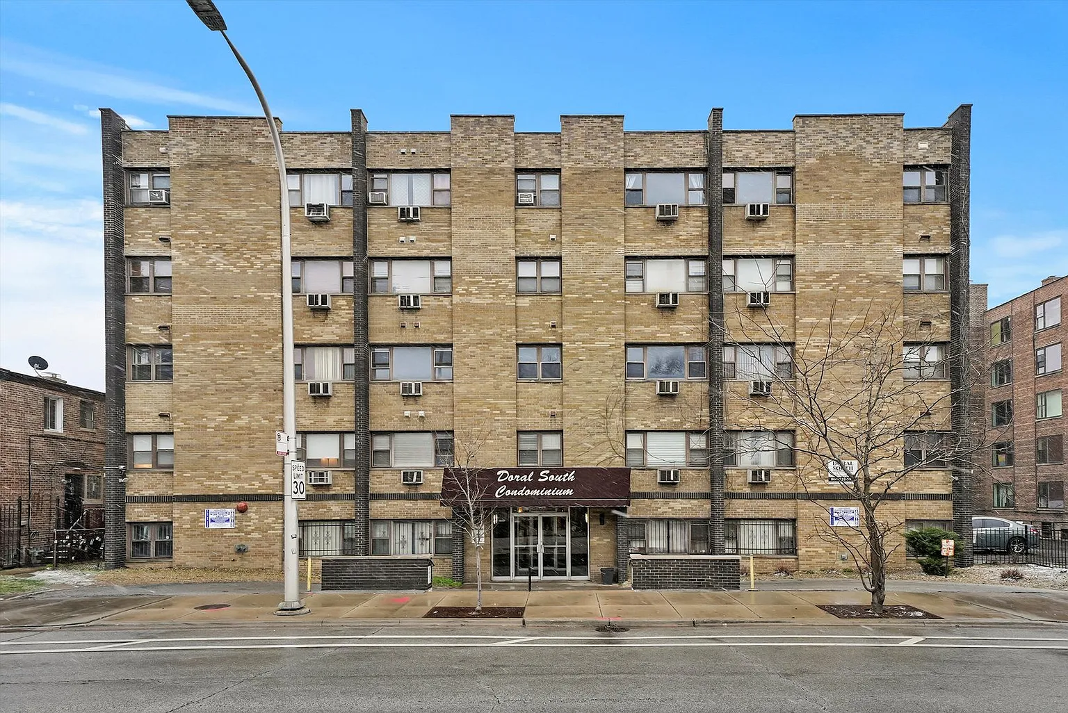 7854 S South Shore Dr APT 201 photo 1