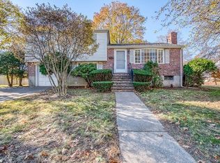 7 Scott Cir, Dedham, MA 02026